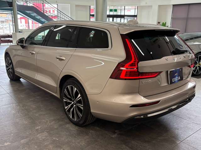 ボルボ Ｖ６０ アルティメット　Ｂ４　ダークエディション R5年 (関東) 99