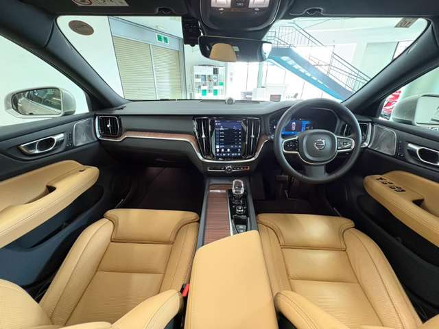 ボルボ Ｖ６０ アルティメット　Ｂ４　ダークエディション R5年 (関東) 99