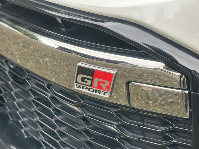 トヨタ プリウスＰＨＶ １．８ Ｓ ナビパッケージ ＧＲ スポーツ R1年 () 99