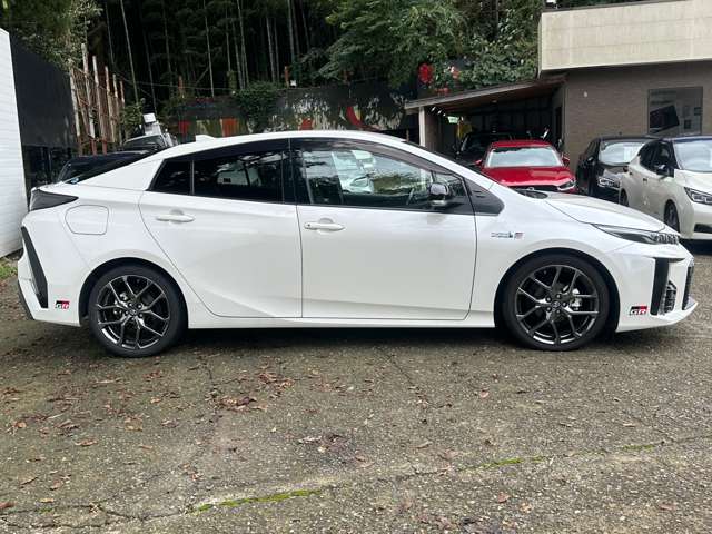 トヨタ プリウスＰＨＶ １．８ Ｓ ナビパッケージ ＧＲ スポーツ R1年 () 99