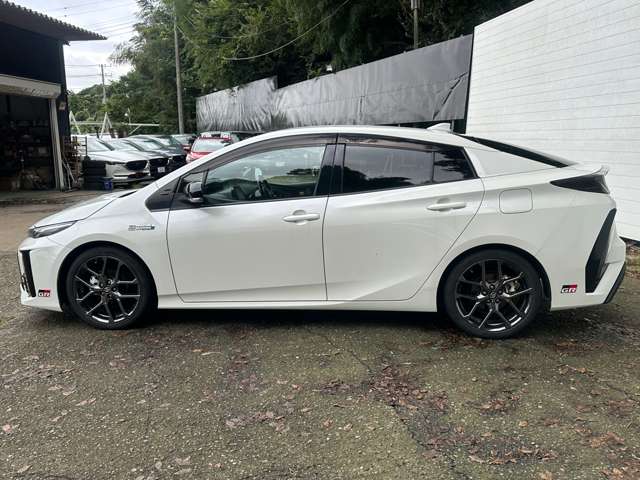 トヨタ プリウスＰＨＶ １．８ Ｓ ナビパッケージ ＧＲ スポーツ R1年 () 99
