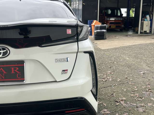 トヨタ プリウスＰＨＶ １．８ Ｓ ナビパッケージ ＧＲ スポーツ R1年 () 99