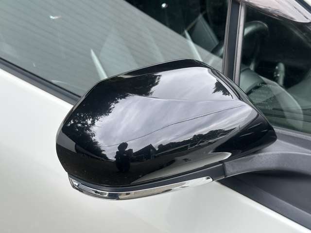 トヨタ プリウスＰＨＶ １．８ Ｓ ナビパッケージ ＧＲ スポーツ R1年 () 99