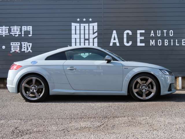 アウディ ＴＴ ２０イヤーズ ４ＷＤ R1年 () 99