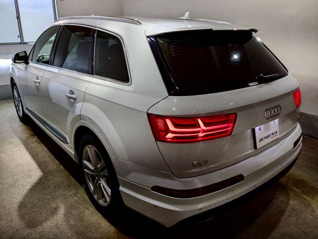 アウディ Ｑ７ ２．０ ＴＦＳＩ クワトロ Ｓラインパッケージ ４ＷＤ H28年 (関東) 99