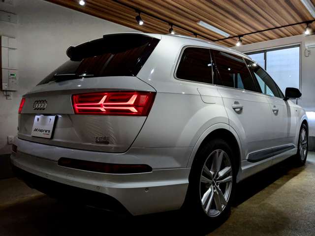 アウディ Ｑ７ ２．０ ＴＦＳＩ クワトロ Ｓラインパッケージ ４ＷＤ H28年 (関東) 99