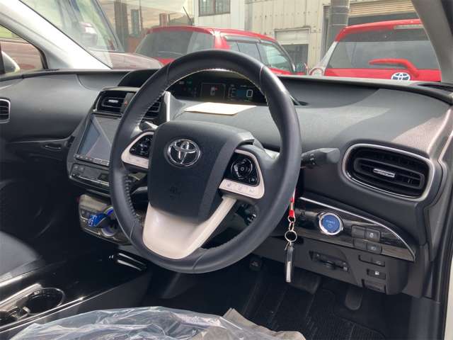 トヨタ プリウスＰＨＶ １．８ Ｓ H29年 () 99