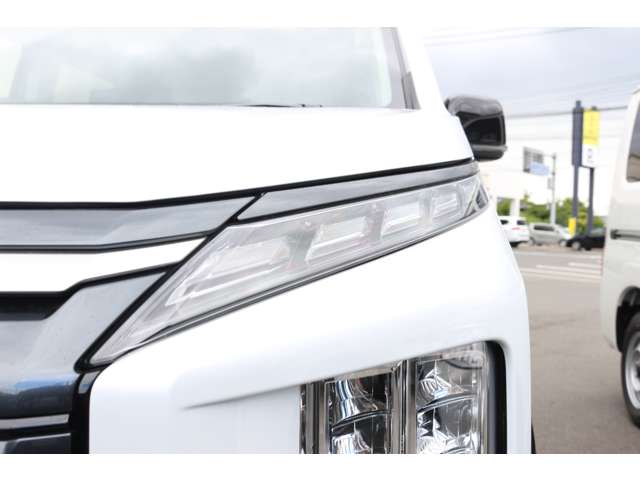 三菱 デリカ　Ｄ：５ ２．２ Ｐ ディーゼルターボ ４ＷＤ R8年 (中国) 99