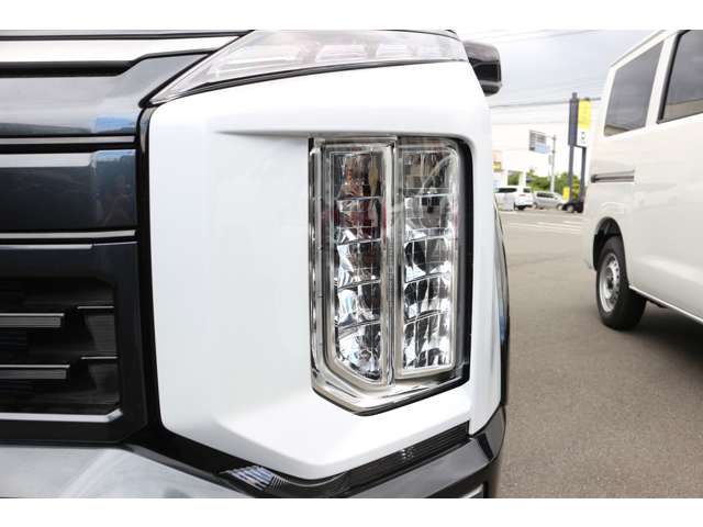 三菱 デリカ　Ｄ：５ ２．２ Ｐ ディーゼルターボ ４ＷＤ R8年 (中国) 99