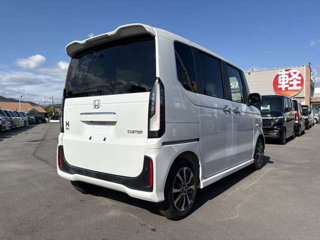 ホンダ Ｎ　ＢＯＸ カスタム ６６０ R8年 () 99