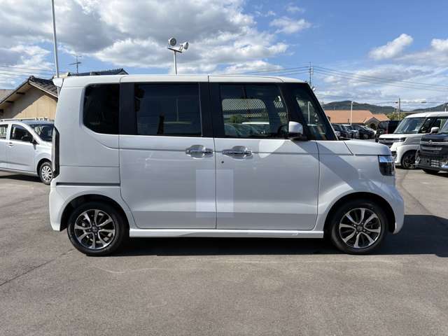 ホンダ Ｎ　ＢＯＸ カスタム ６６０ R8年 () 99