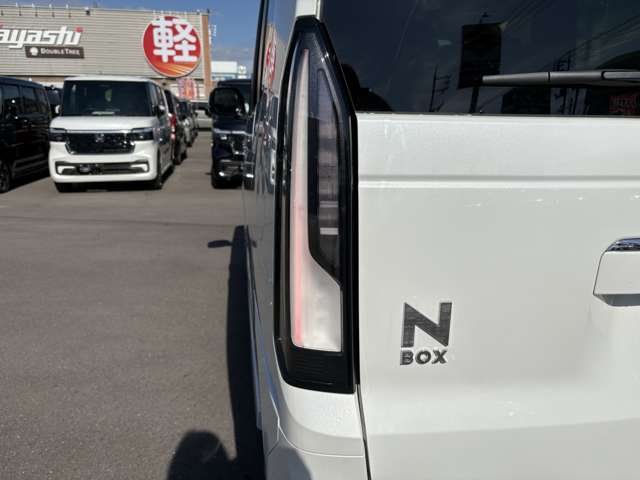 ホンダ Ｎ　ＢＯＸ カスタム ６６０ R8年 () 99