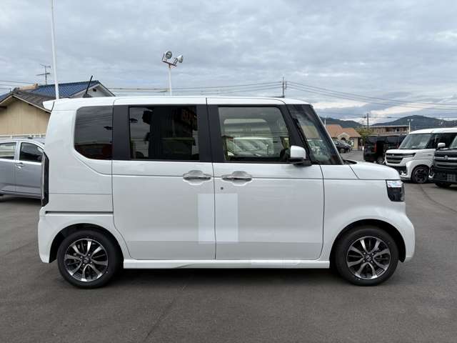 ホンダ Ｎ　ＢＯＸ カスタム ６６０ R8年 () 99