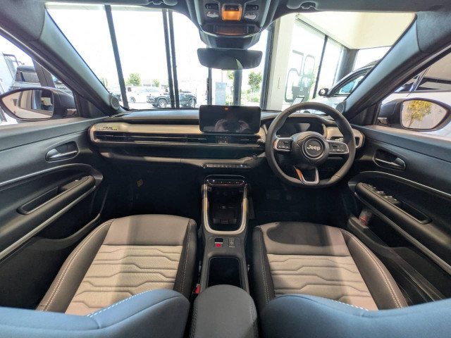 ジープ アベンジャー ４ＸＥ ハイブリッド アップランド ４ＷＤ R8年 (四国) 99