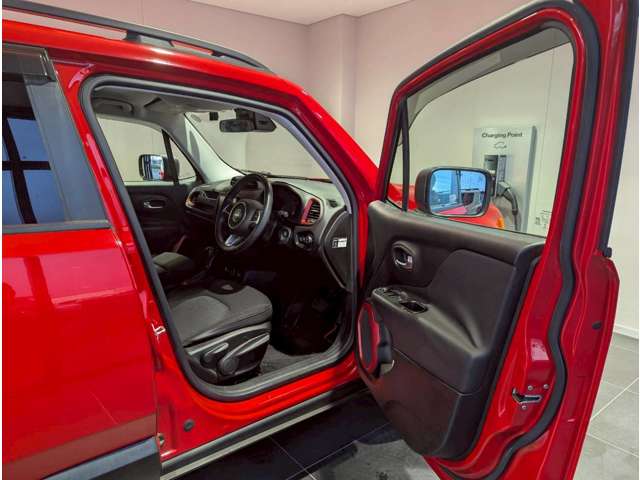 ジープ レネゲード トレイルホーク ４ＷＤ H28年 (四国) 99