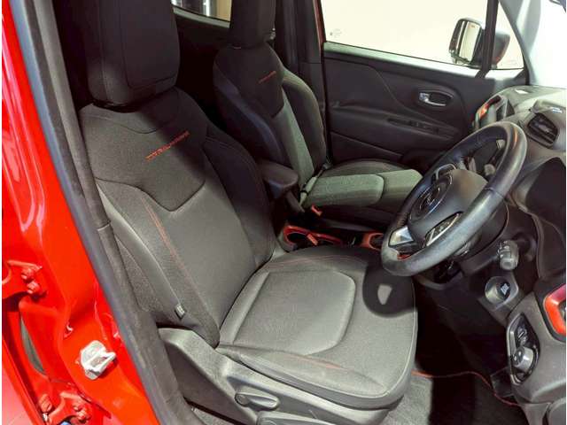 ジープ レネゲード トレイルホーク ４ＷＤ H28年 (四国) 99
