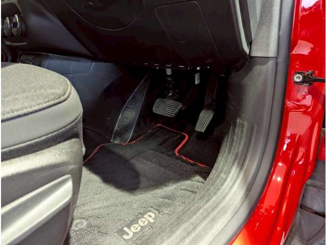 ジープ レネゲード トレイルホーク ４ＷＤ H28年 (四国) 99