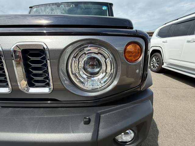 スズキ ジムニー　ノマド １．５ ＦＣ ４ＷＤ R8年 () 99