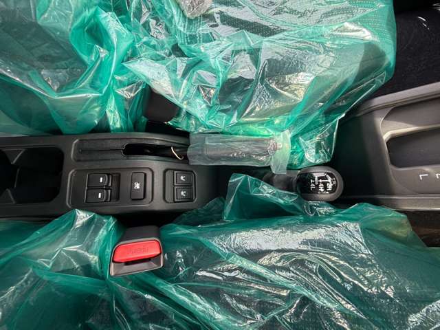 スズキ ジムニー　ノマド １．５ ＦＣ ４ＷＤ R8年 () 99