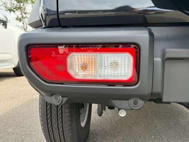 スズキ ジムニー　ノマド １．５ ＦＣ ４ＷＤ R8年 () 99