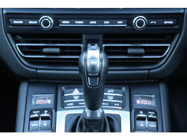 ポルシェ マカン ＰＤＫ ４ＷＤ R1年 (東北) 99
