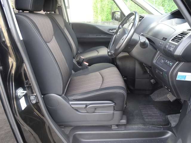 日産 セレナ ２．０ ハイウェイスター Ｓ－ＨＹＢＲＩＤ H26年 (東海) 99
