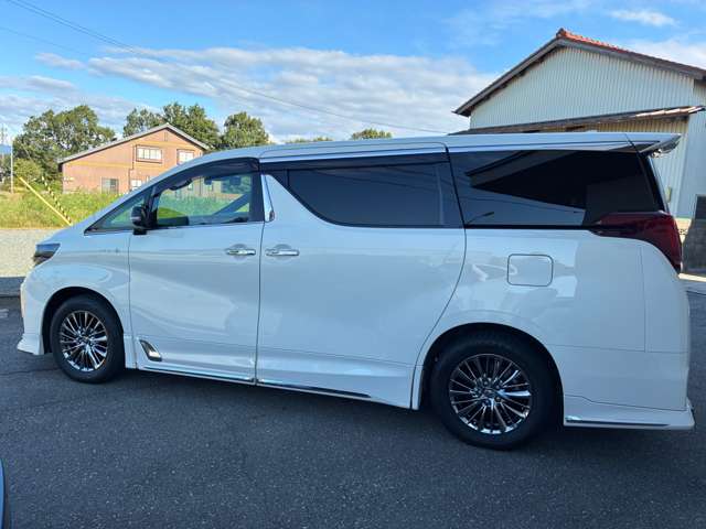 トヨタ アルファード　ハイブリッド ハイブリッド ２．５ エグゼクティブ ラウンジ Ｓ Ｅ－ＦＯＵＲ ４ＷＤ H30年 () 99