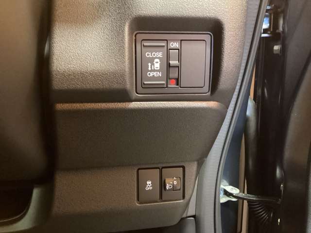 ホンダ Ｎ　ＢＯＸ カスタム ６６０ R8年 (近畿) 99