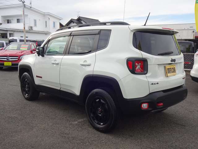 ジープ レネゲード トレイルホーク ４ＷＤ H28年 (東北) 99