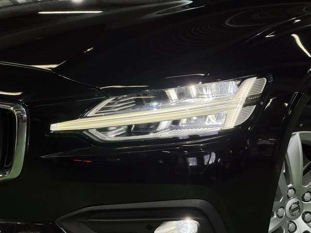 ボルボ Ｖ６０ Ｔ５　モメンタム R1年 (関東) 99
