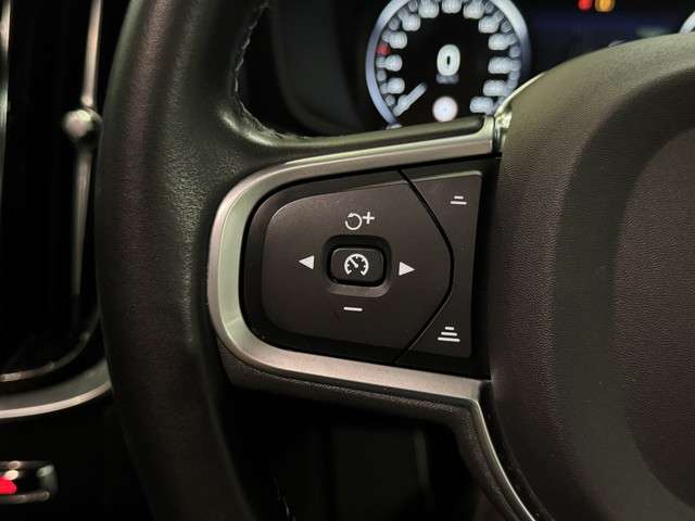 ボルボ Ｖ６０ Ｔ５　モメンタム R1年 (関東) 99