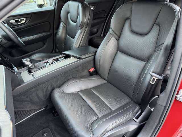 ボルボ Ｖ６０ Ｔ５　インスクリプション R1年 (関東) 99
