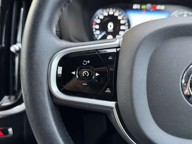 ボルボ Ｖ６０ Ｔ５　インスクリプション R1年 (関東) 99