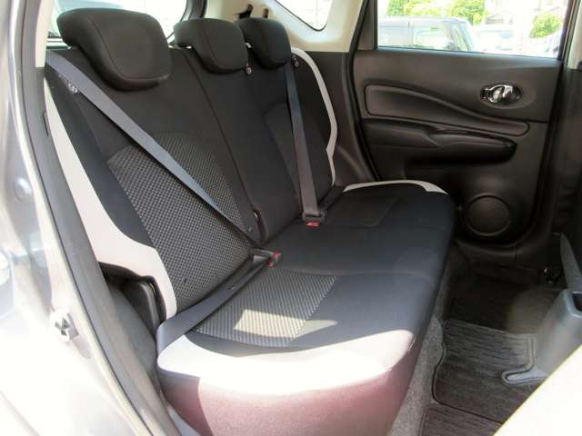 日産 ノート １．２ Ｅ－ＰＯＷＥＲ Ｘ H29年 (関東) 99