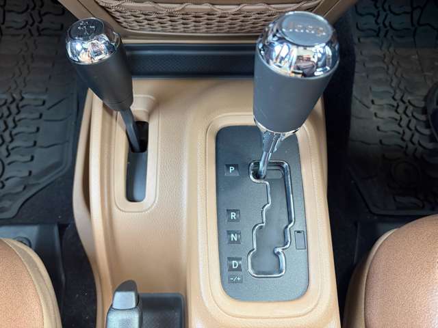 ジープ ラングラー　アンリミテッド アンリミテッド サハラ ４ＷＤ H30年 (関東) 99
