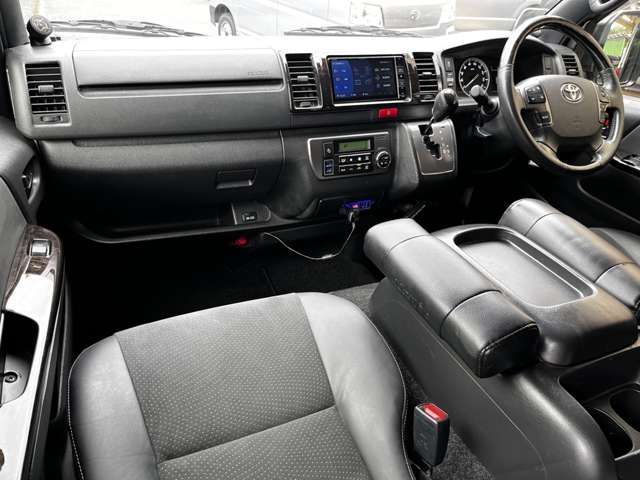 トヨタ ハイエースバン ２．８ スーパーＧＬ ダークプライムＩＩ ロングボディ ディーゼルターボ R3年 (関東) 99
