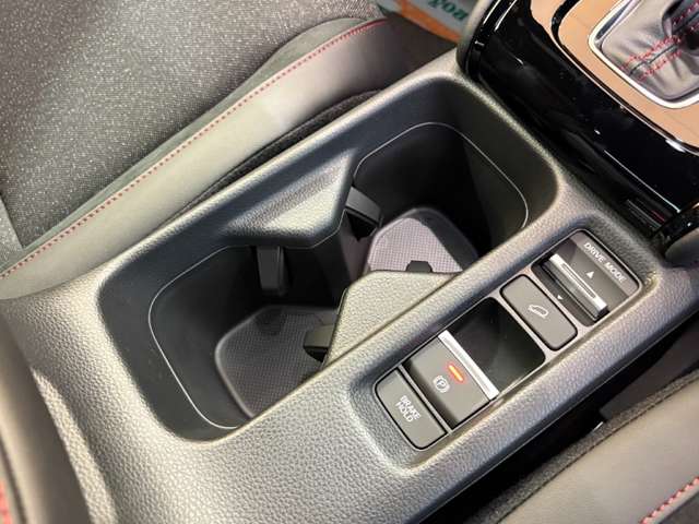 ホンダ ヴェゼル １．５ Ｅ：ＨＥＶ ＲＳ R8年 (近畿) 99