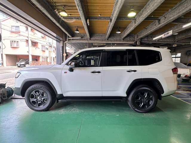 トヨタ ランドクルーザー ３．３ ＧＲスポーツ ディーゼルターボ ４ＷＤ R6年 (近畿) 99