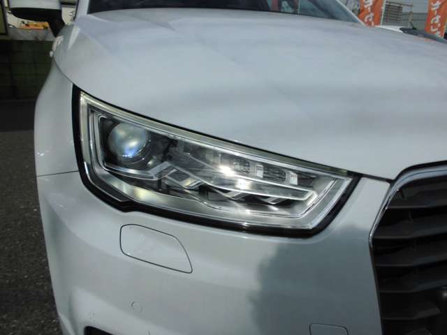 アウディ Ａ１　スポーツバック １．０　ＴＦＳＩ H29年 (近畿) 99