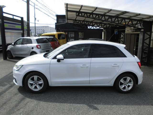 アウディ Ａ１　スポーツバック １．０　ＴＦＳＩ H29年 (近畿) 99