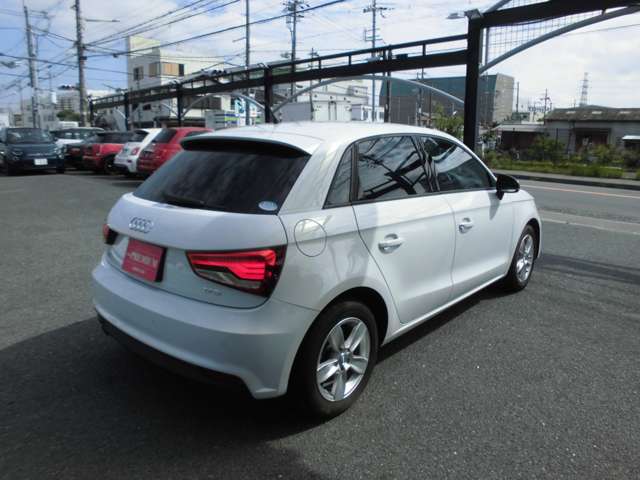 アウディ Ａ１　スポーツバック １．０　ＴＦＳＩ H29年 (近畿) 99