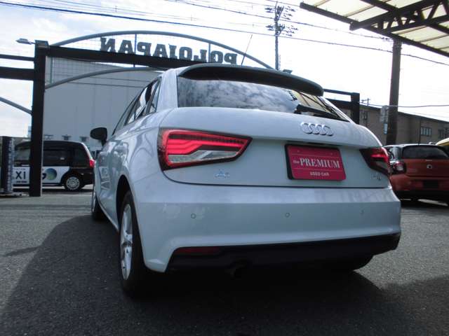 アウディ Ａ１　スポーツバック １．０　ＴＦＳＩ H29年 (近畿) 99