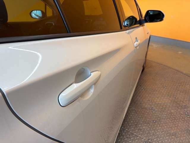 トヨタ プリウス １．８ Ｓ H29年 () 99