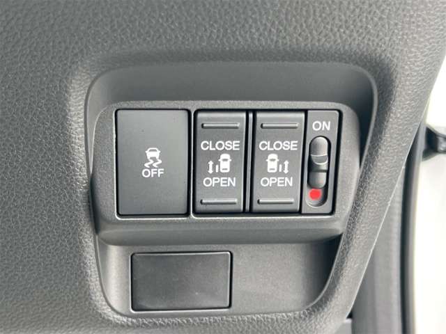 ホンダ フリード １．５ エアー R8年 (近畿) 99