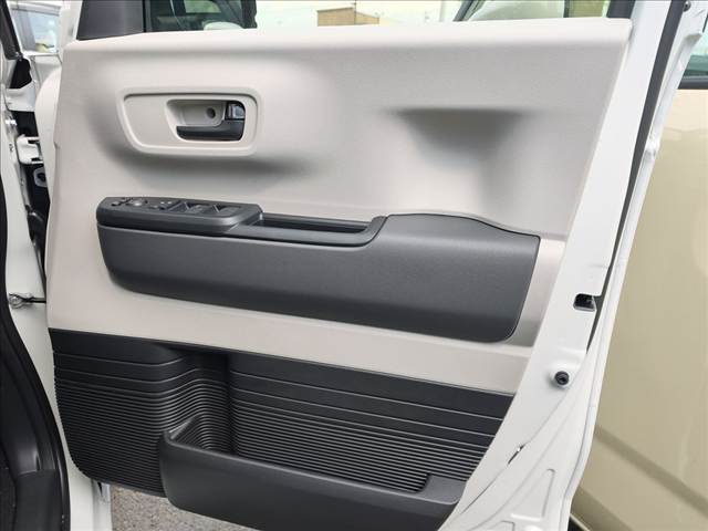 ホンダ Ｎ　ＢＯＸ ６６０ ４ＷＤ R8年 (関東) 99