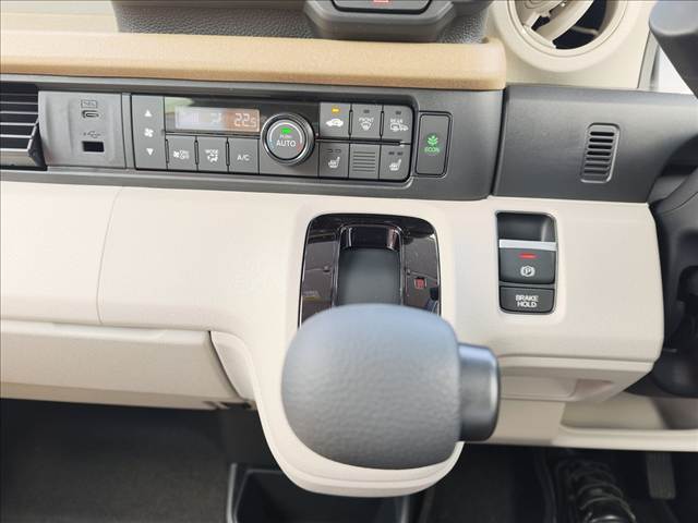 ホンダ Ｎ　ＢＯＸ ６６０ ４ＷＤ R8年 (関東) 99