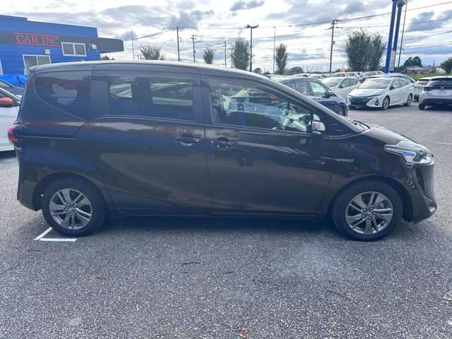 トヨタ シエンタ　ハイブリッド ハイブリッド １．５ Ｇ クエロ R1年 () 99