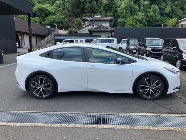 トヨタ プリウス ２．０ Ｇ R5年 () 99
