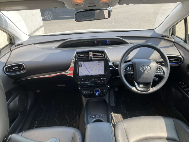 トヨタ プリウス １．８ Ｓ ツーリングセレクション R1年 (四国) 99