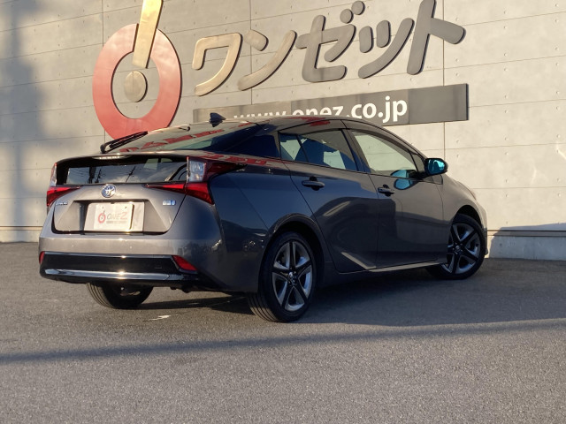 トヨタ プリウス １．８ Ａ ツーリングセレクション R3年 (四国) 99